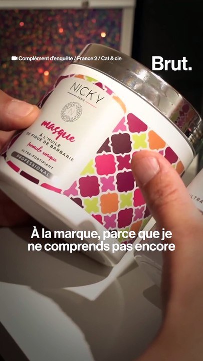 Elle perd ses cheveux avec le shampoing qu'elle met en avant