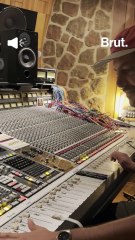 En enregistrement avec Molécule, musicien électronique