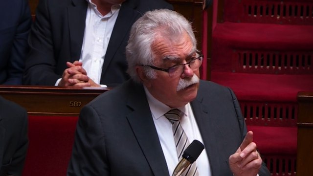 André Chassaigne applaudi par l'Assemblée nationale pour son ultime question au gouvernement