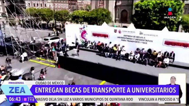 Clara Brugada entrega más de 50 mil becas de transporte para estudiantes universitarios