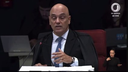Com prints, Moraes desmonta defesa de Bolsonaro em julgamento