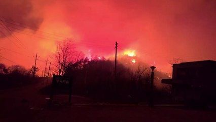 [영상] 마을 근처까지 화마 접근...거센 바람도 / YTN