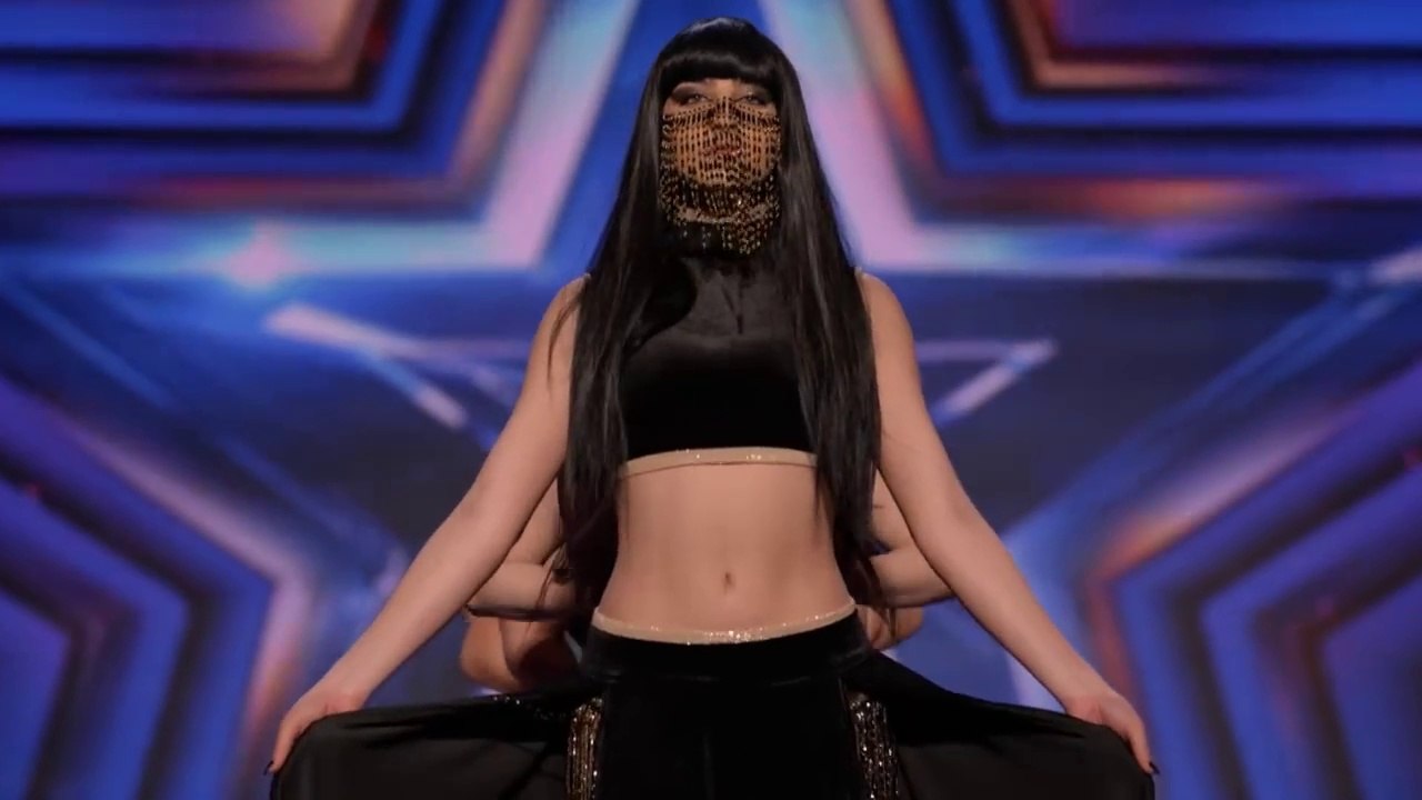 Golden Buzzer- Mayyas' Breathtaking Audition Captivates Sofia Vergara - AGT 2022