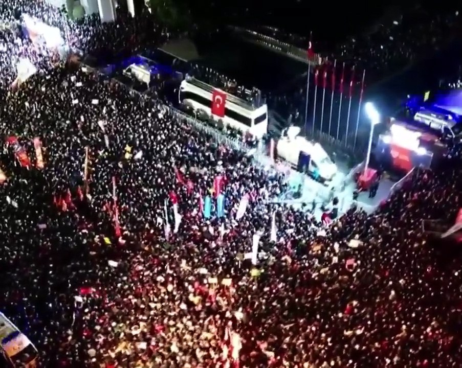 Özgür Özel'den İstanbul Valisi Davut Gül'e: "Alnını Karışlamayan Namerttir!"
