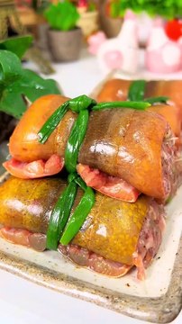 A Brief Overview of Steamed Pork-Wrapped Eel