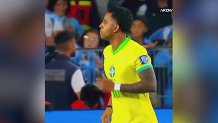 El rifirrafe completo entre Rodrygo y Paredes