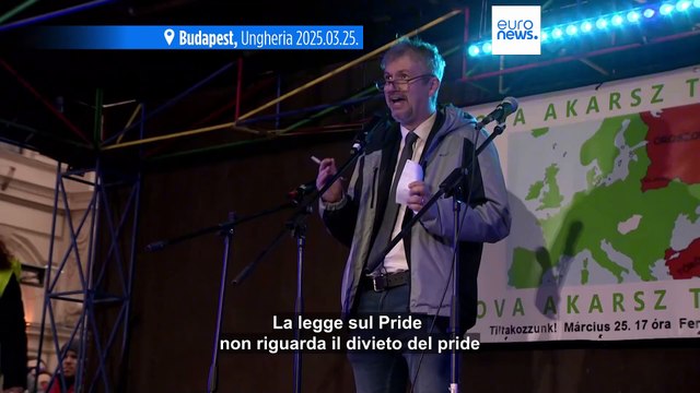 Ungheria; Manifestanti bloccano traffico a Budapest contro nuova legge che vieta gli eventi Lgbtq+
