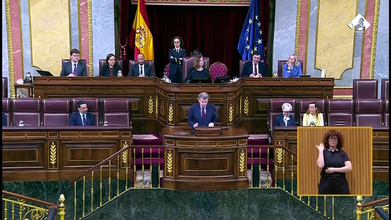 Feijóo responde a Sánchez: "Usted ha venido a hablar aquí, pero no ha contado nada"