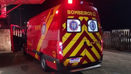 Mulher sofre queda de bicicleta e é socorrida pelo Corpo de Bombeiros