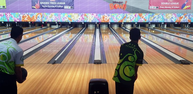 Tenpin Bowling Two Handed Style Bowling Ball Reaction 20191030_120125
