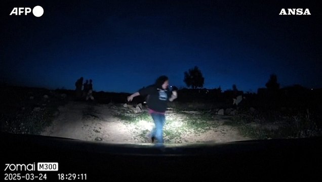 Cisgiordania, coloni israeliani a volto coperto attaccano attivisti ebrei americani