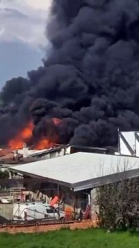 Lainate: rogo alla Perfetti, bruciano scarti di lavorazione