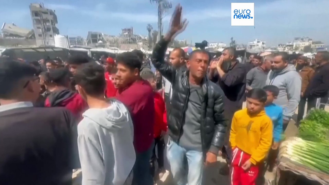 A Hamász ellen és a háború lezárásáért tüntettek a Gázai övezetben