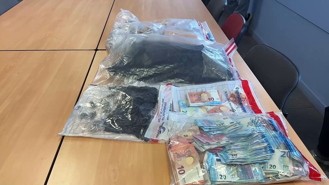 2 kg de stupéfiants, 100 g de cocaïne et 10 000 euros saisis à Firminy