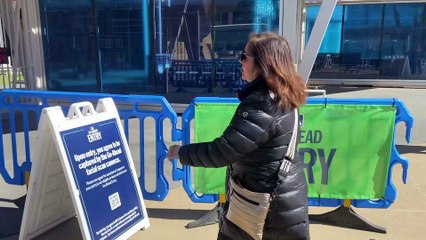 Twins and WCCO's Vineeta Sawkar show off the team's "facial recognition" technology so you can get into Target Field ticket-less!