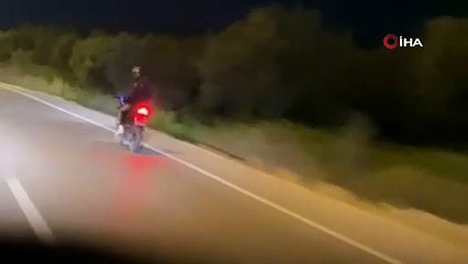 Tek teker üstünde tehlikeli yolculuk kamerada