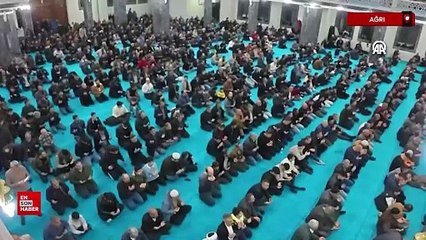 Kadir Gecesi yurt genelinde dualarla ve ibadetle idrak edildi