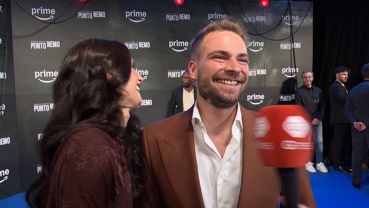 José María Almoguera y María Sánchez presumen de amor en el estreno de 'Punto Nemo'