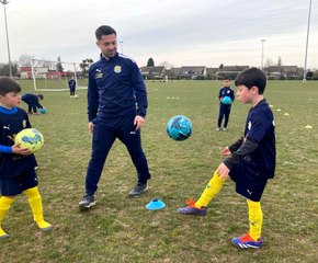 Les jeunes du Football Club du Pays Aiglon s'entraînent