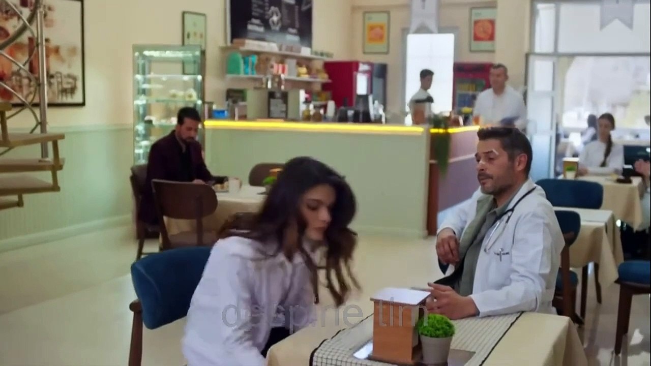 Daleki grad - 19. epizoda / Kakav god bio vaš odgovor, ne interesuje me