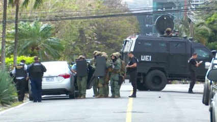 Hombre que estuvo armado y atrincherado junto a su pareja tiene entrenamiento militar