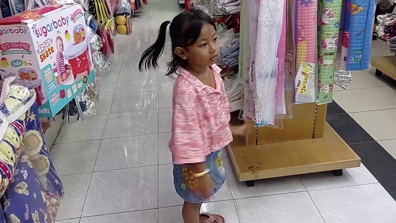 Cari belanjaan untuk lebaran