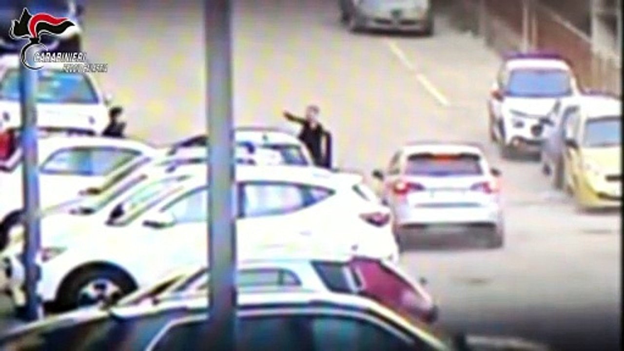 Blitz a Reggio, una rete di "armieri" gestiva l'arsenale di Arghillà. Sequestrato tritolo e detonatori: 9 arresti