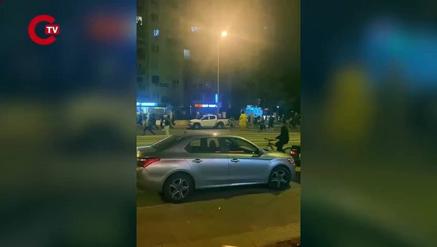 Ekrem İmamoğlu'na destek gösterilerine katılan Pikachu, polis müdahalesinden kaçarken görüntülendi.