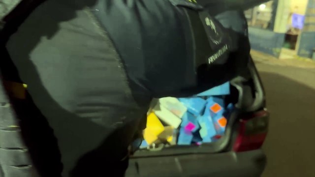 PRF intercepta carregamento de celulares e notebooks na BR-277