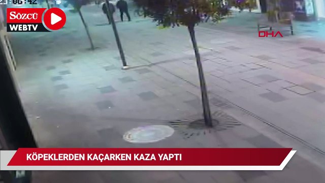 Köpeklerden kaçarken kaza yaptı; motosiklet sürücüsü ile yaya yaralandı