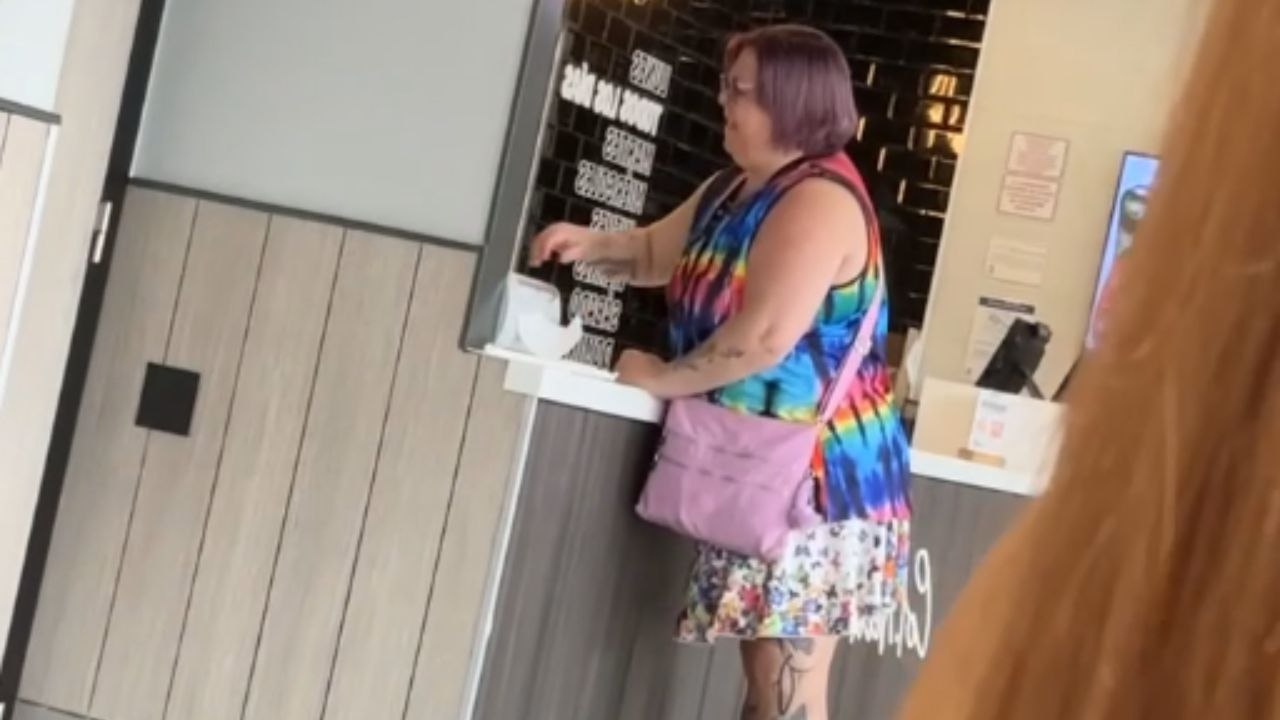 Chaos erupts at KFC when woman throws everything she finds at staff