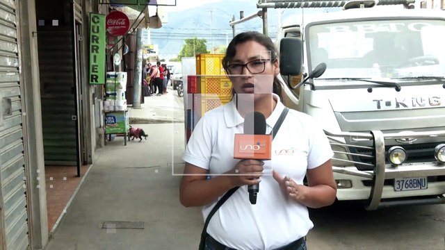 VIDEO: ¡En un abrir y cerrar de ojos! Robaron cuatro cajas de carne de pollo
