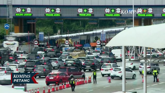Kondisi di Gerbang Tol Cikatama Usai One Way dari KM 70-120 Tol Cipali pada Kamis Sore (27/03/2025)