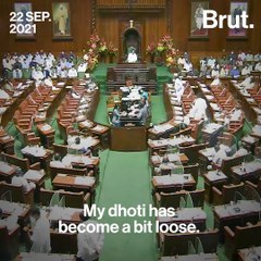 When Siddaramaiah Had A Wardrobe Malfunction