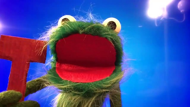 HOME-MADE LETTER T/FAVORITE T-WORD:TUSHY/T FOR TUSHIE/LETTER T BODY-PARTS/FAVORITE BODY-PART:TUSHIE! LETTRE T FAITE MAISON/MOT T PRÉFÉRÉ : TUSHY/T POUR TUSHIE/PARTIES DU CORPS DE LA LETTRE T/PARTIE DU CORPS PRÉFÉRÉE : TUSHIE !