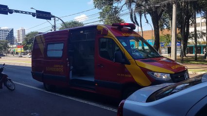 Idosa é socorrida pelo Siate na Avenida Brasil