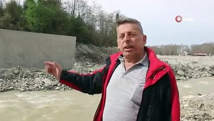 Taşkın duvarı yıkılma tehlikesiyle karşı karşıya