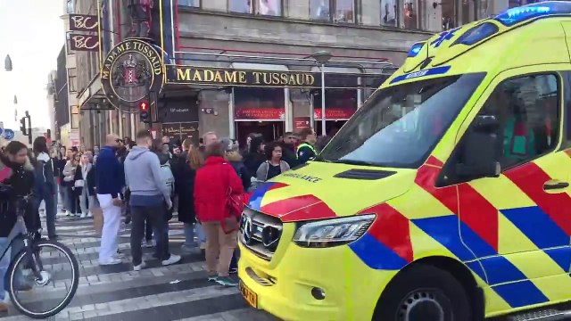 Amsterdam : Une attaque au couteau près de la place centrale du Dam fait au moins 5 blessés - Un hélicoptère a atterri pour secourir les victimes - Un homme a été arrêté