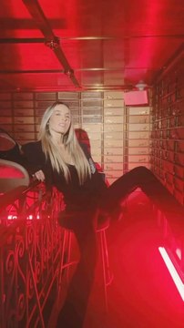 Flavia Mihasan - 11-14.03.2024 \ Acasă, în sufragerie, la oglindă: cadouri, parfumuri. \ La The Beautiful Club, masaj. \ Repetiții Chicago, Circul Metropolitan București. \ La Colors Experience. Eveniment Obsentum, Alexandru, Evelyne.