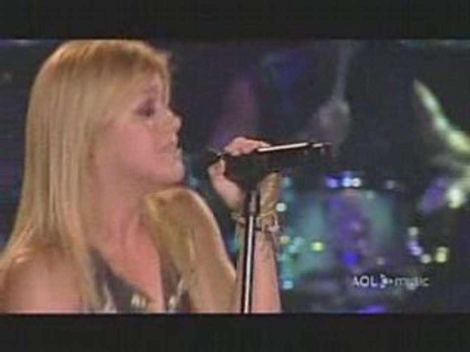 Kelly Clarkson What's Up Lonely AOL Concert Orlando