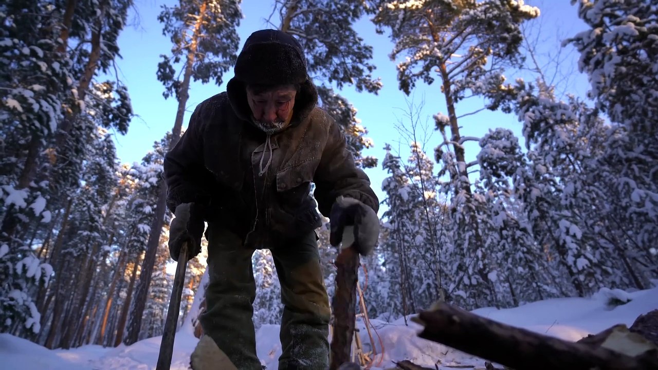"Living Alone in the Wild Siberian Forest for 20 Years | Surviving -71°C (-96°F) in Yakutia"