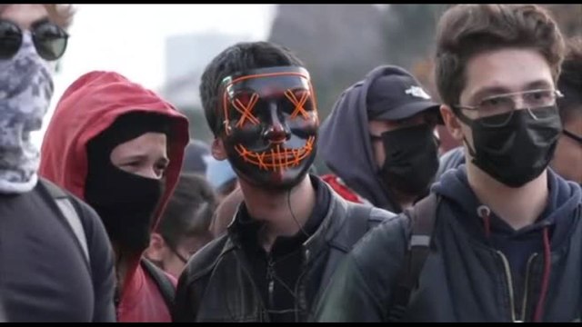 Turchia, nuove proteste degli studenti contro l'arresto di Imamoglu