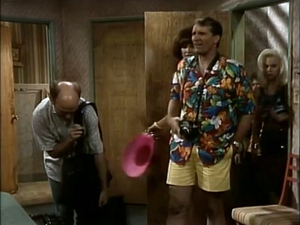Married… with Children S02 - 03 - where is the television?
