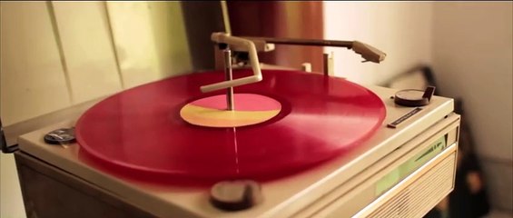 Sin otoño, sin primavera | movie | 2013 | Official Trailer