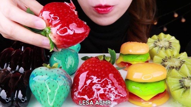 ASMR HAMBURGER JELLY TANGHULU, GIANT BLUE STRAWBERRY, BLACK SAPPHIRE GRAPE EATING SOUNDS MUKBANG
