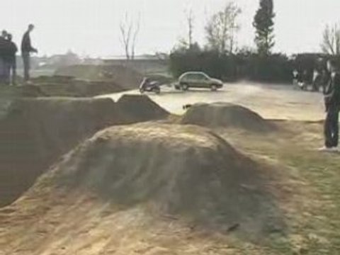 Monster-truck-RC-savage-mta4-genesis-Hot Riders-Xtrem-mt