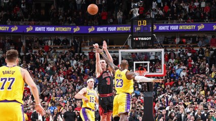 Epic Buzzer-Beater! Giddey Closes the Gap Over LeBron 🚀