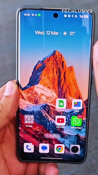 This phone screen hack will save your eyes . #technology #ScreenTime #display #tips #howto