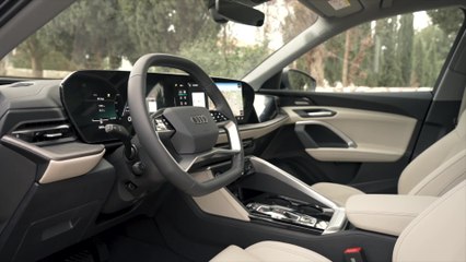 The new Audi Q5 SUV Interior Design in Tambora gray metallic