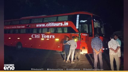 താമരശ്ശേരി ചുരത്തിൽ ഗതാഗത കുരുക്ക് തുടരുന്നു; ആറാം വളവിൽ ബസ് കുടുങ്ങിയതാണ് കാരണം